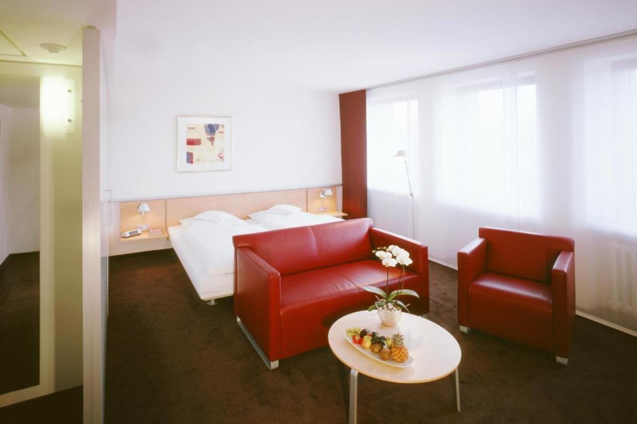 Maternushaus Hotel Koln Bagian luar foto