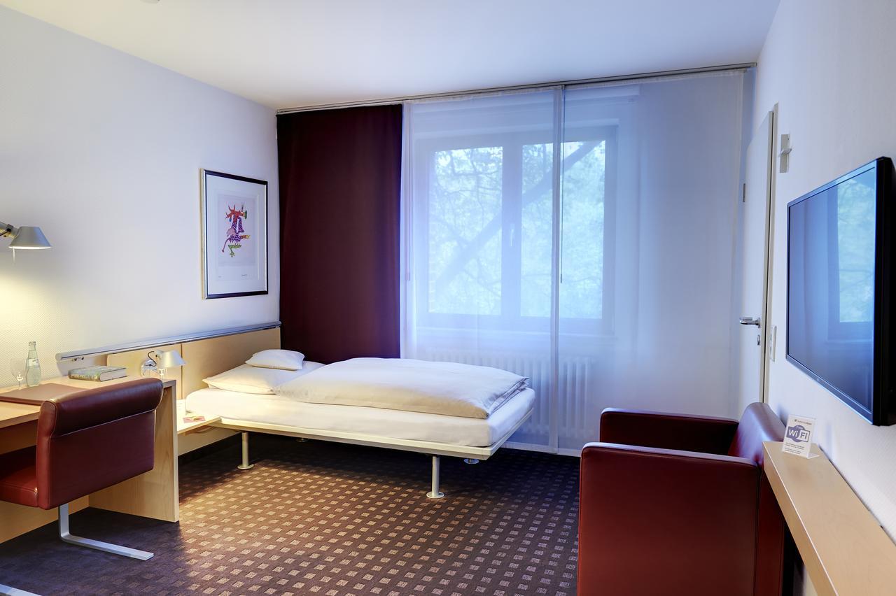 Maternushaus Hotel Koln Bagian luar foto