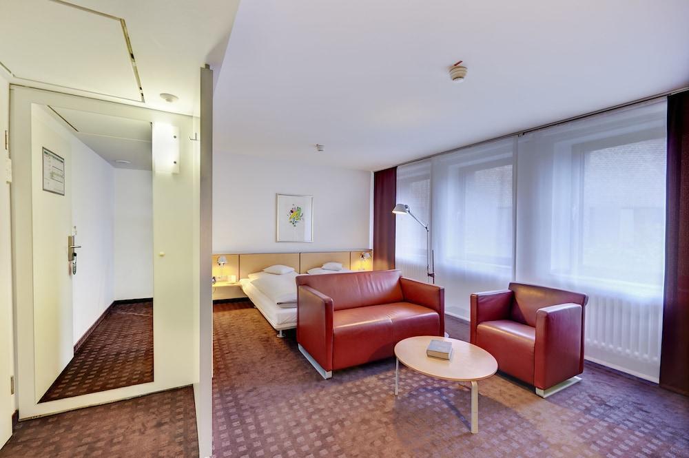 Maternushaus Hotel Koln Bagian luar foto