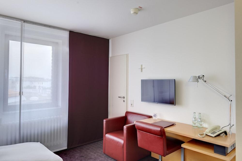 Maternushaus Hotel Koln Bagian luar foto