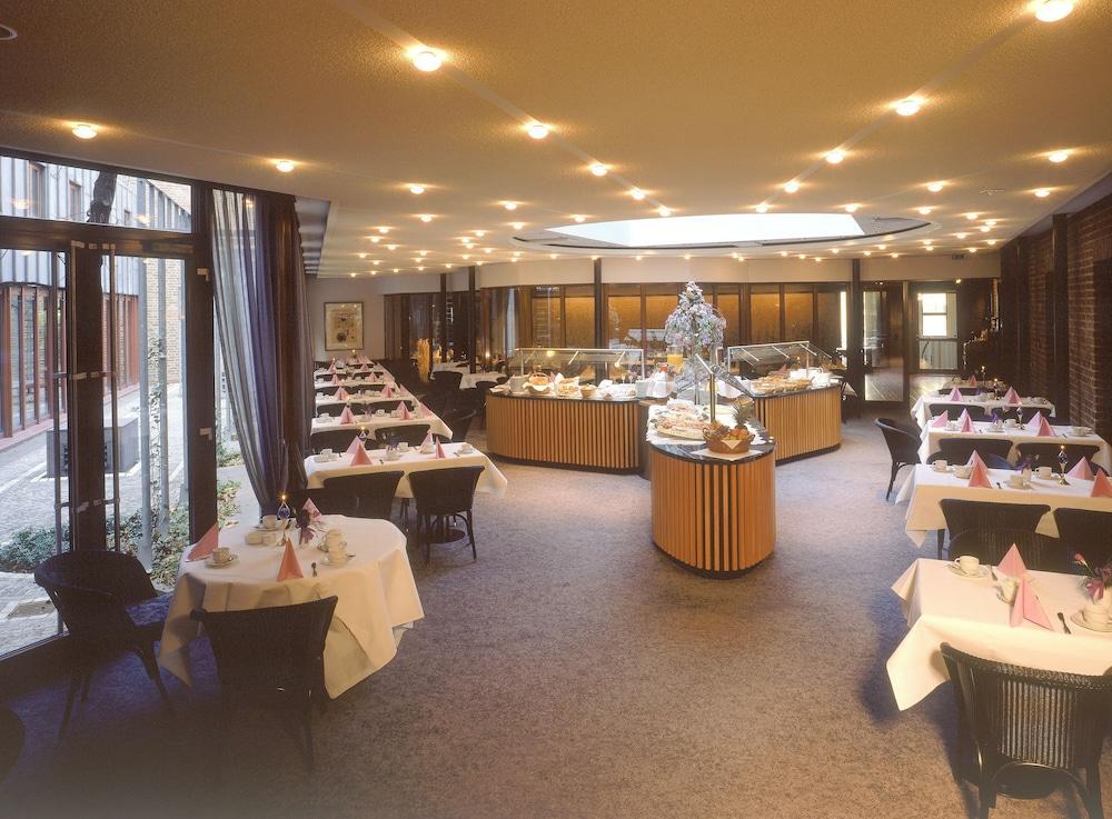 Maternushaus Hotel Koln Bagian luar foto